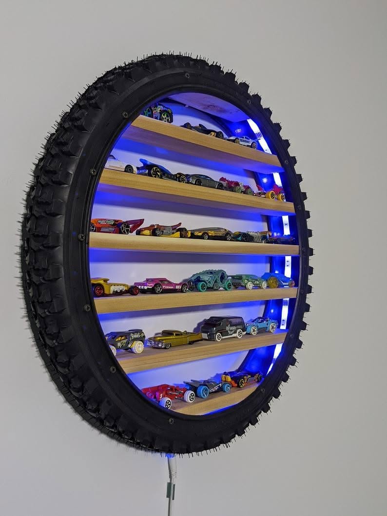 Tyre Garage Hotwheels display with blue LED light and diecast cars